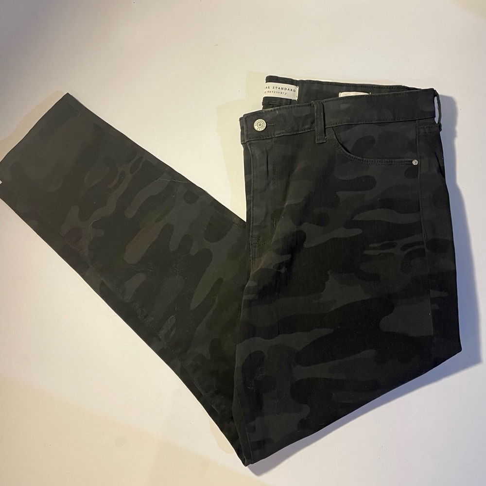 Women’s Jeans 14 Camo Social Standard Skinny Ankle Black Comfort Flex NWT